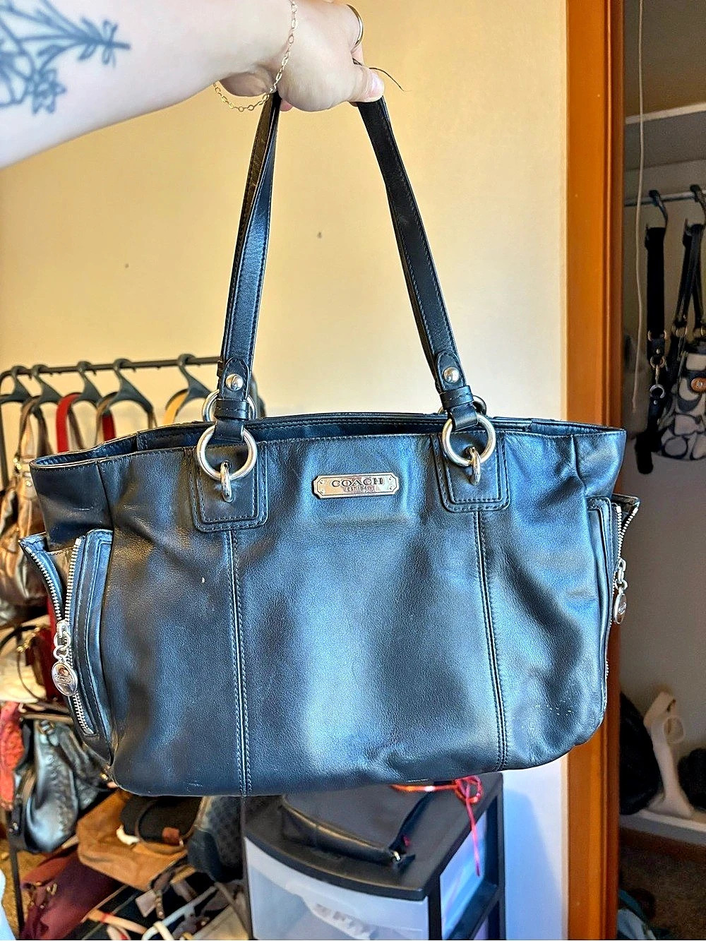 Coach Gallery East West Tote Black Leather